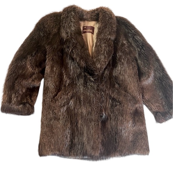 Beaver Fur Coat. SIZE Small to Medium or 6-8. Warm. Steen & Wright Furriers. - Picture 1 of 15